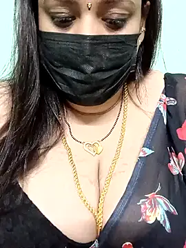 Snapshot of ashikaa_r chatting on 01/14/25, 12:56 ashikaa r online show from 01/14/25, 12:56