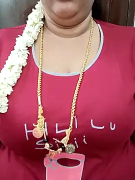 Snapshot of ashikaa_r chatting on 03/20/25, 07:03 ashikaa r online show from 03/20/25, 07:03