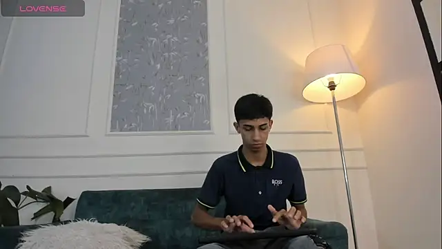Lucian Davi online show from 10/10/25, 04:06