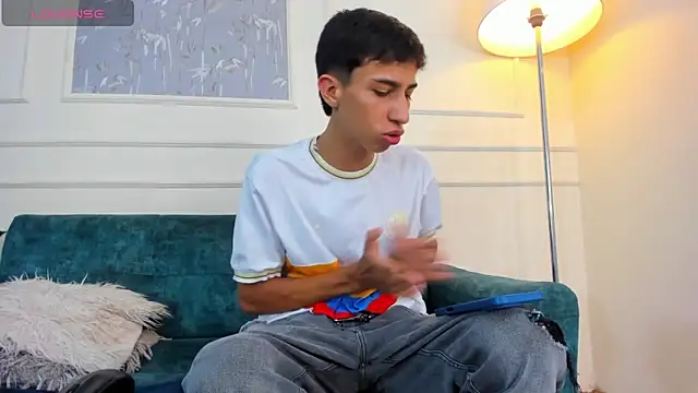 Lucian Davi online show from 10/11/25, 04:16