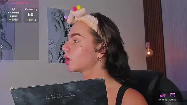 miah connor online show from 11/12/25, 07:46