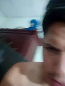 Snapshot of Alonsomadeira chatting on 05/14/26, 01:18 Alonsomadeira online show from 05/14/26, 01:18