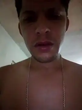 Snapshot of Alonsomadeira chatting on 05/29/26, 11:19 Alonsomadeira online show from 05/29/26, 11:19