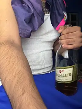 Snapshot of xxkingxx420 chatting on 02/17/25, 01:47 xxkingxx420 online show from 02/17/25, 01:47