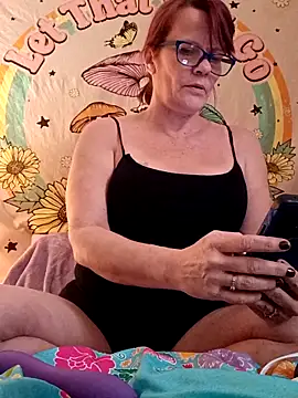 Snapshot of greeneyedamatuers chatting on 02/18/25, 04:37 greeneyedamatuers online show from 02/18/25, 04:37