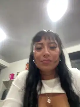 Snapshot of luisa16xxx chatting on 12/25/24, 04:33 luisa16xxx online show from 12/25/24, 04:33