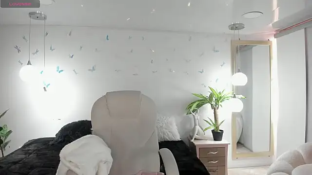  Antonnela  online show from 04/15/26, 02:24