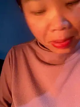 Snapshot of Laura8910 chatting on 12/05/24, 05:26 Laura8910 online show from 12/05/24, 05:26