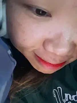 Snapshot of Laura8910 chatting on 12/08/24, 07:47 Laura8910 online show from 12/08/24, 07:47