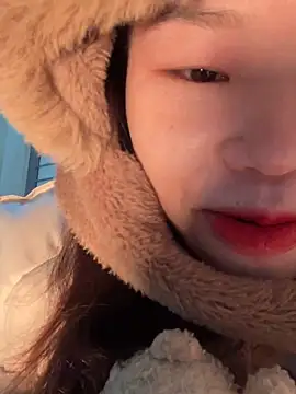 Snapshot of Laura8910 chatting on 01/18/25, 08:41 Laura8910 online show from 01/18/25, 08:41