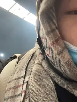 Snapshot of Laura8910 chatting on 01/20/25, 08:19 Laura8910 online show from 01/20/25, 08:19