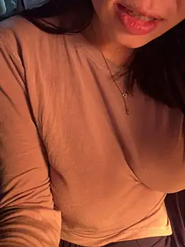 Snapshot of Laura8910 chatting on 01/23/25, 05:56 Laura8910 online show from 01/23/25, 05:56