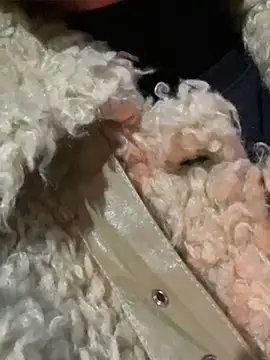 Snapshot of Laura8910 chatting on 01/31/25, 08:01 Laura8910 online show from 01/31/25, 08:01