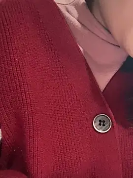 Snapshot of Laura8910 chatting on 02/26/25, 06:15 Laura8910 online show from 02/26/25, 06:15