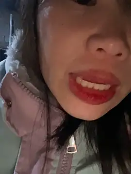 Snapshot of Laura8910 chatting on 02/26/25, 12:14 Laura8910 online show from 02/26/25, 12:14