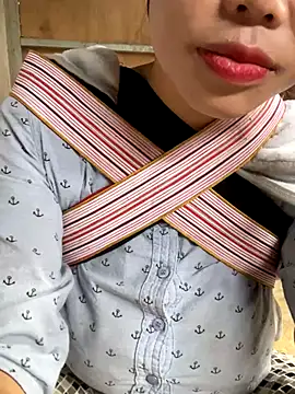 Snapshot of Laura8910 chatting on 10/29/25, 02:36 Laura8910 online show from 10/29/25, 02:36