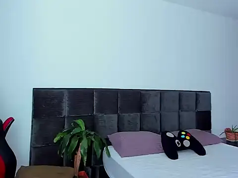 Alexander Martines online show from 04/18/26, 07:58