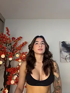 VictoriaHiill online show from 03/03/26, 04:02