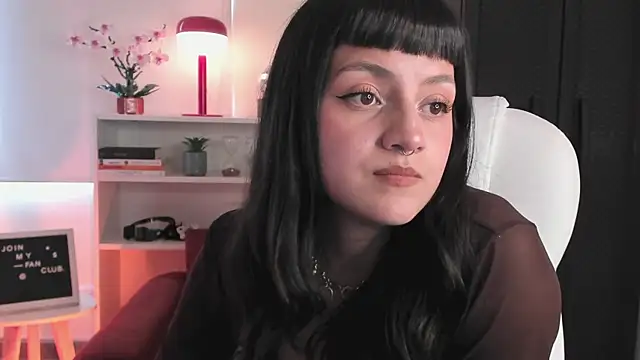 nahiapaws online show from 02/05/26, 07:18