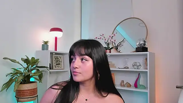 Snapshot of nahiapaws chatting on 07/18/26, 01:10 nahiapaws online show from 07/18/26, 01:10