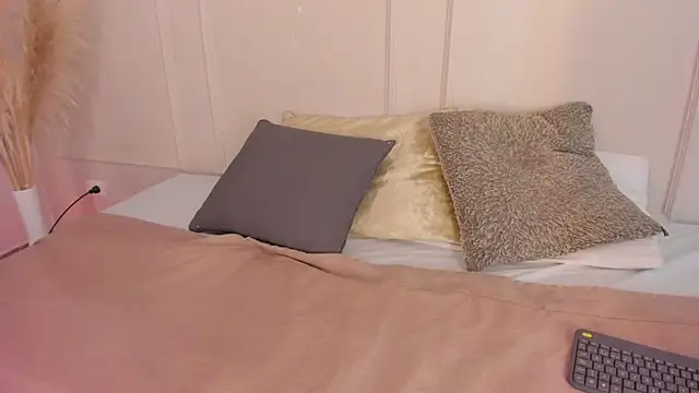 Mariapettit online show from 04/11/26, 01:37