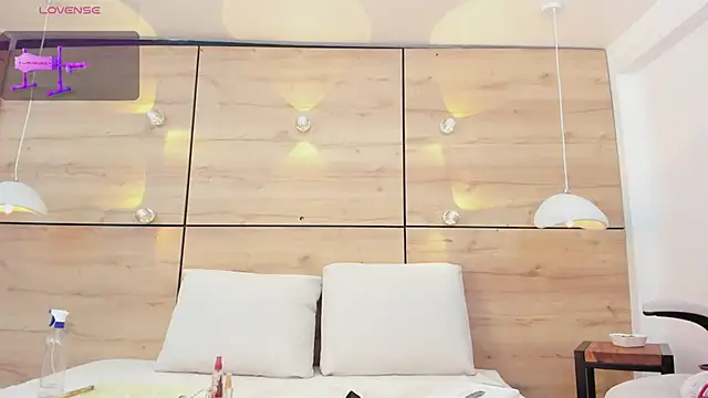 martina touss online show from 03/22/25, 06:36