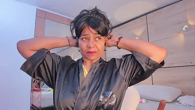 martina touss online show from 11/11/25, 12:05