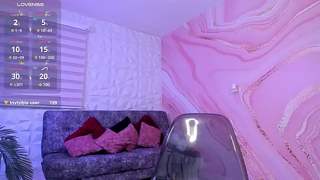 Snapshot of SaraaMills chatting on 01/11/25, 01:48 SaraaMills online show from 01/11/25, 01:48