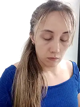 Isabel23zr online show from 12/30/24, 10:12