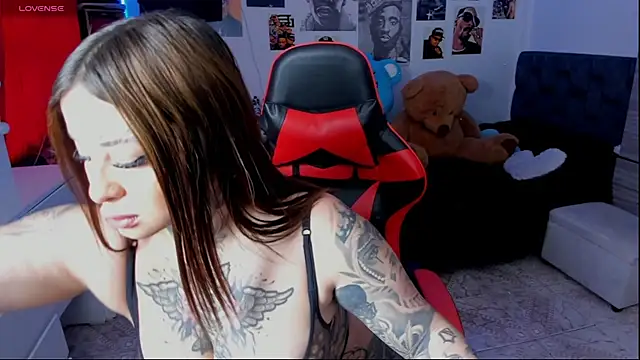 Erika Montoya online show from 09/15/25, 01:33