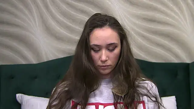 Snapshot of AliceMunro chatting on 01/12/25, 10:22 AliceMunro online show from 01/12/25, 10:22