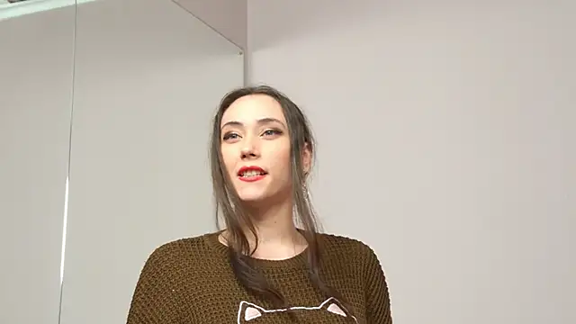 Snapshot of AliceMunro chatting on 02/09/25, 02:06 AliceMunro online show from 02/09/25, 02:06