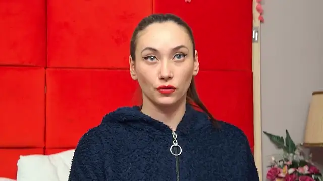 Snapshot of AliceMunro chatting on 02/10/25, 04:52 AliceMunro online show from 02/10/25, 04:52