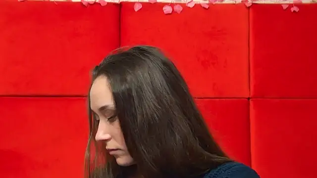 Snapshot of AliceMunro chatting on 02/12/25, 10:04 AliceMunro online show from 02/12/25, 10:04