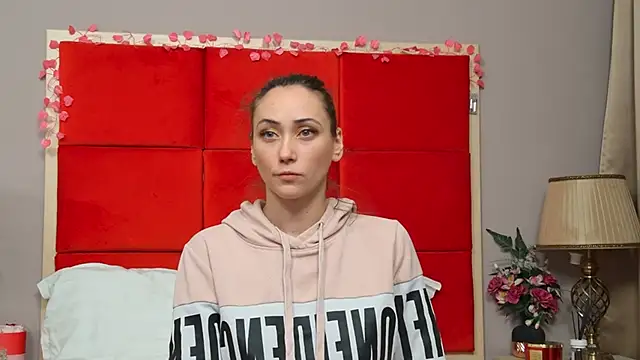 Snapshot of AliceMunro chatting on 03/05/25, 08:53 AliceMunro online show from 03/05/25, 08:53