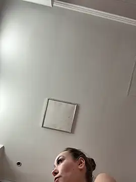 Snapshot of AliceMunro chatting on 03/08/25, 09:40 AliceMunro online show from 03/08/25, 09:40