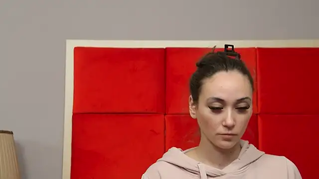 Snapshot of AliceMunro chatting on 03/13/25, 10:32 AliceMunro online show from 03/13/25, 10:32