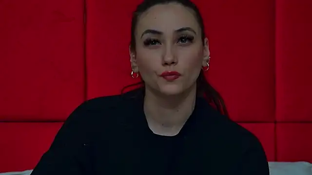 Snapshot of AliceMunro chatting on 03/23/25, 02:48 AliceMunro online show from 03/23/25, 02:48