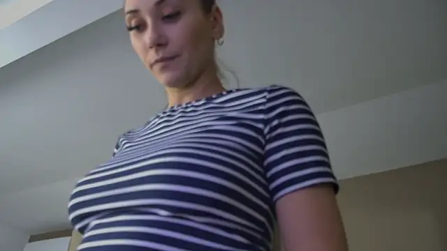 Snapshot of AliceMunro chatting on 09/24/25, 04:43 AliceMunro online show from 09/24/25, 04:43