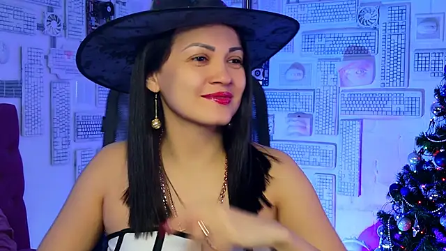 KarolinaRobinson online show from 12/31/24, 11:42