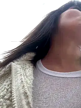 Snapshot of Accole chatting on 09/18/25, 08:49 Accole online show from 09/18/25, 08:49