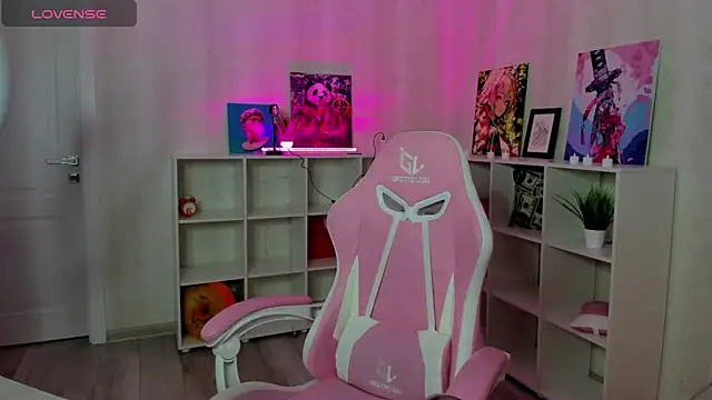 Stacey Brown online show from 12/02/24, 01:03