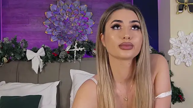 LoraDevine online show from 12/19/25, 08:38