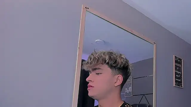 Snapshot of ANDRIUS_24 chatting on 01/25/25, 12:58 ANDRIUS 24 online show from 01/25/25, 12:58