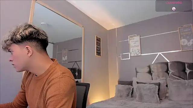 Snapshot of ANDRIUS_24 chatting on 02/07/25, 01:01 ANDRIUS 24 online show from 02/07/25, 01:01