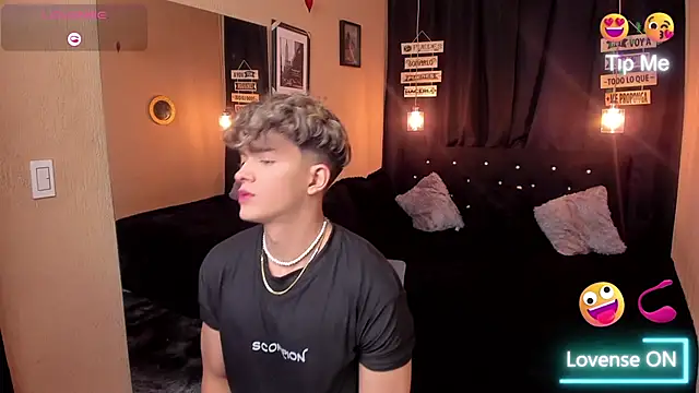 Snapshot of ANDRIUS_24 chatting on 03/08/25, 05:54 ANDRIUS 24 online show from 03/08/25, 05:54