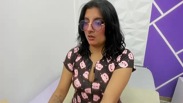 Snapshot of Alliccee chatting on 01/23/25, 06:45 Alliccee online show from 01/23/25, 06:45