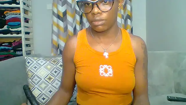 Petite 254 online show from 02/15/26, 12:40