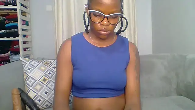 Snapshot of Petite_254 chatting on 04/07/26, 08:15 Petite 254 online show from 04/07/26, 08:15