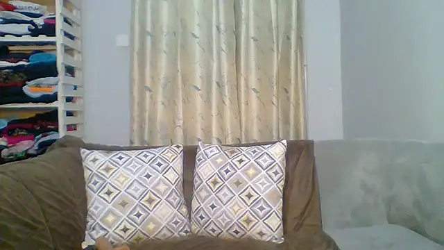 Snapshot of Petite_254 chatting on 05/29/26, 10:19 Petite 254 online show from 05/29/26, 10:19